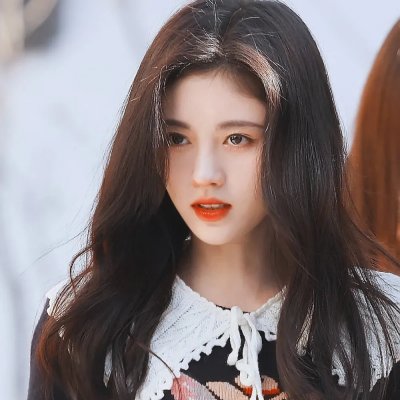 就这样,我们把金鱼放入了泳池